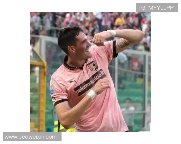 粉色球星踢足球的独特魅力揭秘 他为何成为足球界的风云人物