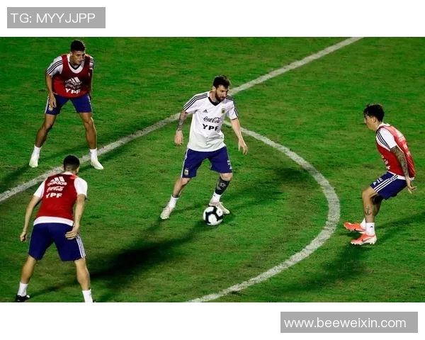 足球场惊现球星神秘现象众人目瞪口呆究竟是何情况引发热议